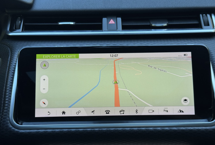 Land-Rover Range Rover Velar D240 HSE R-Dynamic / Toit pano ouvrant / Carplay / Entretien à jour 