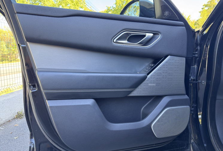 Land-Rover Range Rover Velar D240 HSE R-Dynamic / Toit pano ouvrant / Carplay / Entretien à jour 
