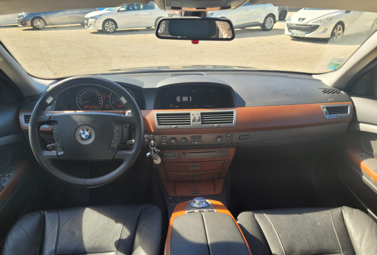 BMW SERIE 7 735 IA INDIVIDUAL MARINE