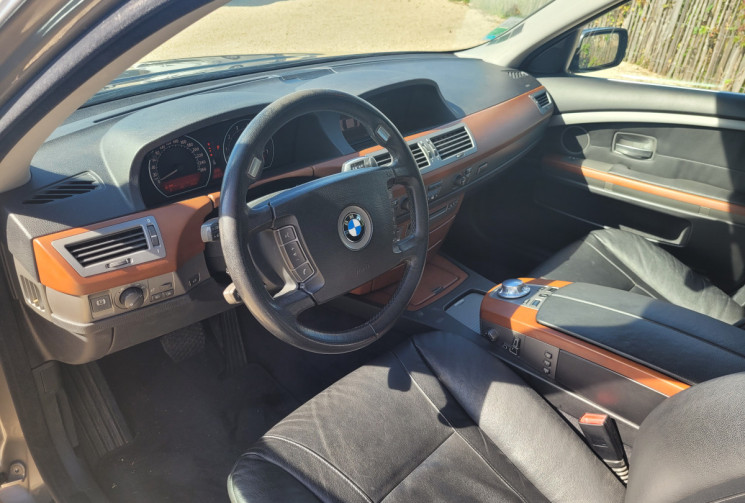 BMW SERIE 7 735 IA INDIVIDUAL MARINE