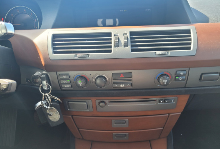 BMW SERIE 7 735 IA INDIVIDUAL MARINE