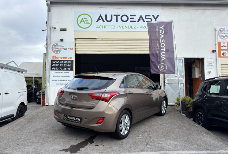 Hyundai i30 1.6 CRDI 128 PREMIUM
