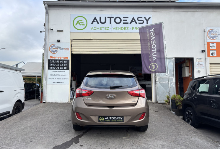 Hyundai i30 1.6 CRDI 128 PREMIUM