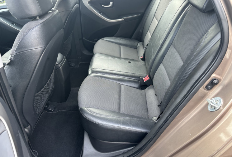 Hyundai i30 1.6 CRDI 128 PREMIUM