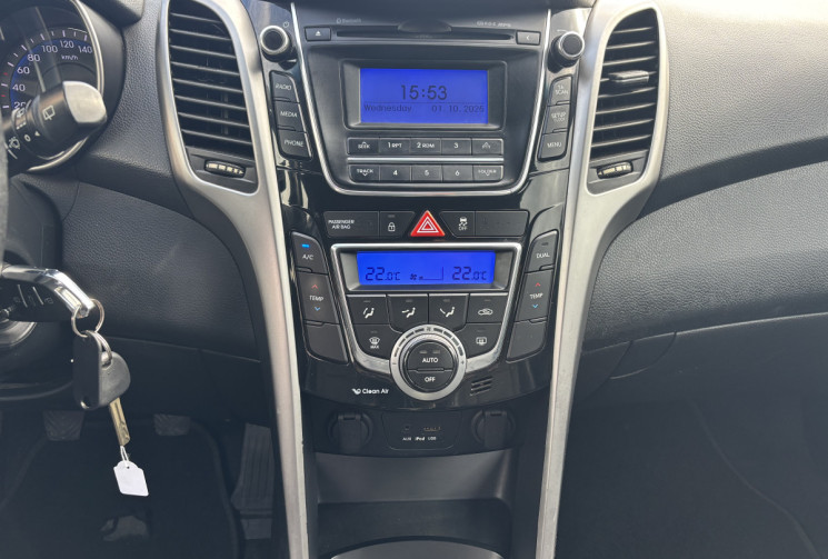 Hyundai i30 1.6 CRDI 128 PREMIUM