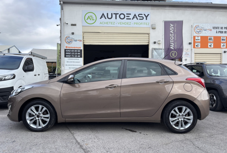 Hyundai i30 1.6 CRDI 128 PREMIUM