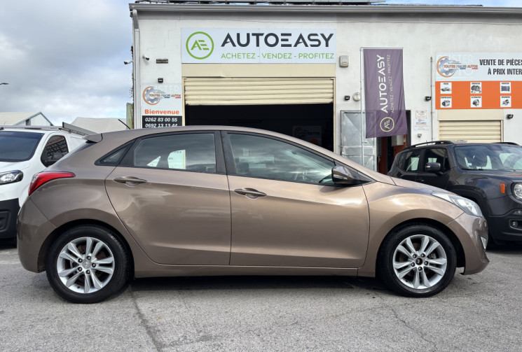 Hyundai i30 1.6 CRDI 128 PREMIUM