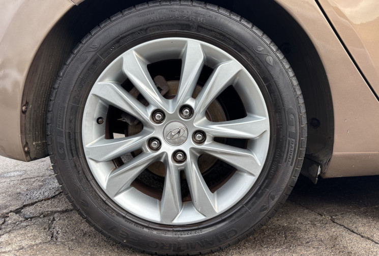 Hyundai i30 1.6 CRDI 128 PREMIUM