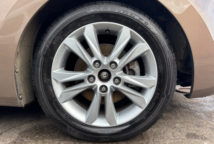 Hyundai i30 1.6 CRDI 128 PREMIUM