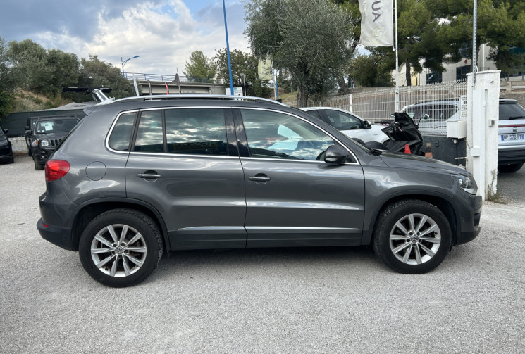 Volkswagen Tiguan 2.0 TDI 140 Ch BlueMotion Technology FAP Carat * 1ER MAIN * TOIT OUVRANT 