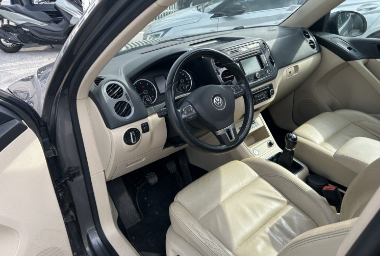 Volkswagen Tiguan 2.0 TDI 140 Ch BlueMotion Technology FAP Carat * 1ER MAIN * TOIT OUVRANT 