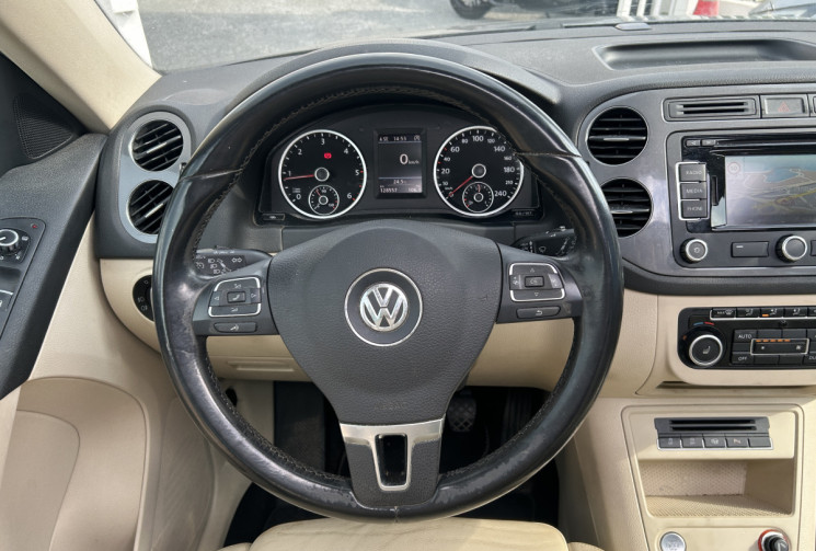 Volkswagen Tiguan 2.0 TDI 140 Ch BlueMotion Technology FAP Carat * 1ER MAIN * TOIT OUVRANT 