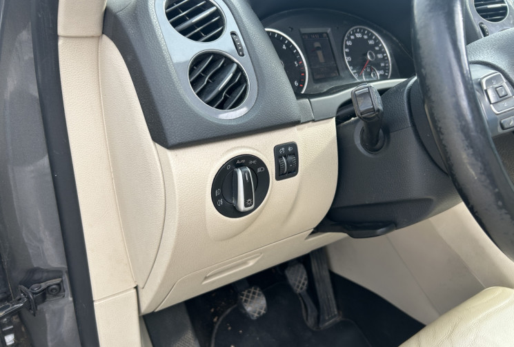 Volkswagen Tiguan 2.0 TDI 140 Ch BlueMotion Technology FAP Carat * 1ER MAIN * TOIT OUVRANT 