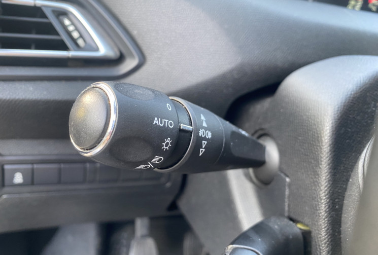 Peugeot 308 II 1.2 VTi ACCESS 12V 82CH
