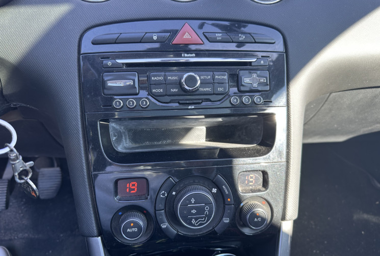 Peugeot 308 1.6 e-HDi  FAP 112 SPORTIUM / DISTRI FAITE Peugeot 308 1.6 e-HDi  FAP 112 SPORTIUM / DISTRI FAITE