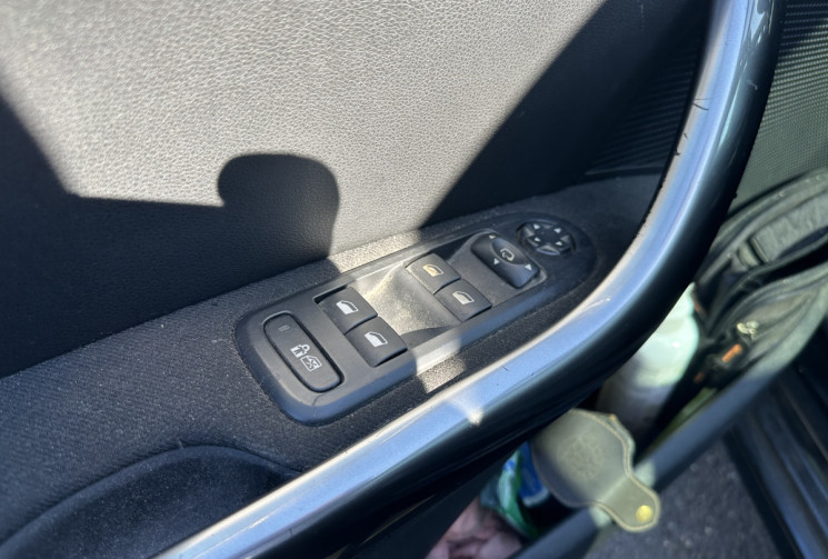 Peugeot 308 1.6 e-HDi  FAP 112 SPORTIUM / DISTRI FAITE Peugeot 308 1.6 e-HDi  FAP 112 SPORTIUM / DISTRI FAITE