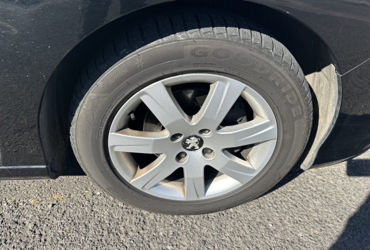 Peugeot 308 1.6 e-HDi  FAP 112 SPORTIUM / DISTRI FAITE Peugeot 308 1.6 e-HDi  FAP 112 SPORTIUM / DISTRI FAITE