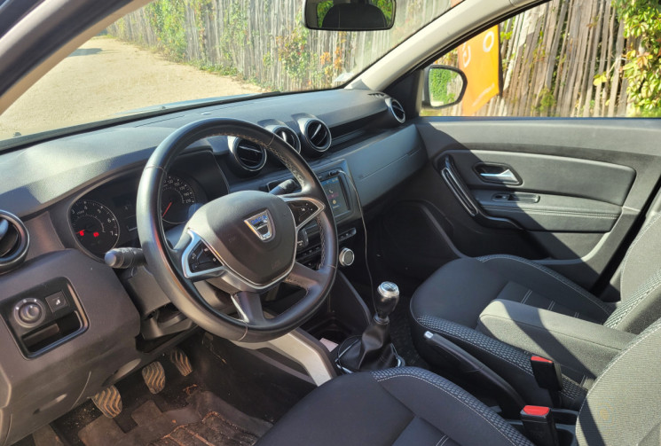 Dacia Duster 1.5 BLUE DCI 115 PRESTIGE 4WD 4X4 GPS CAMERA 360 SIEGES CHAUFFANTS ATTELAGE