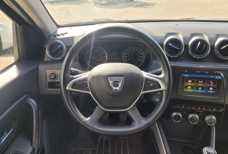 Dacia Duster 1.5 BLUE DCI 115 PRESTIGE 4WD 4X4 GPS CAMERA 360 SIEGES CHAUFFANTS ATTELAGE
