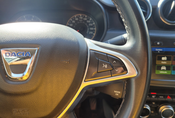 Dacia Duster 1.5 BLUE DCI 115 PRESTIGE 4WD 4X4 GPS CAMERA 360 SIEGES CHAUFFANTS ATTELAGE