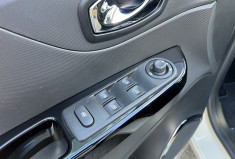 Renault Captur 1.2 Tce 120 Intens EDC / Seulement 46 780 km / Caméra / Keyless / Moteur à Chaine