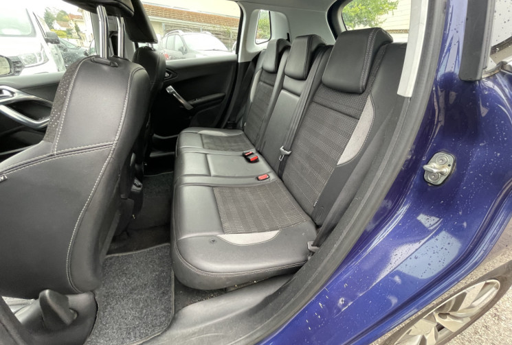 Peugeot 2008 1.6 BLUEHDI / 92 CH / ALLURE