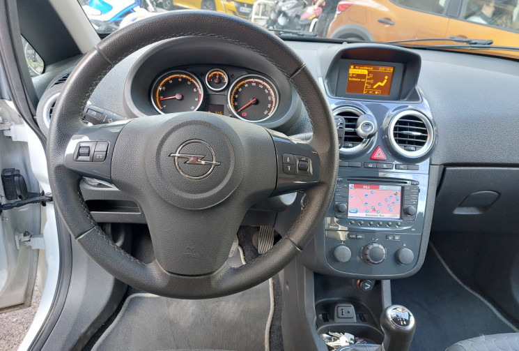 Opel Corsa 1.4 i 100 CH COSMO 52100 KMS SUIVI COMPLET