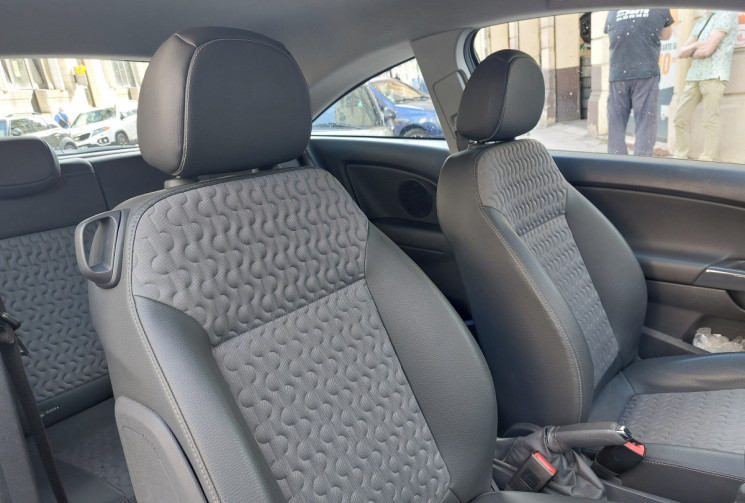 Opel Corsa 1.4 i 100 CH COSMO 52100 KMS SUIVI COMPLET