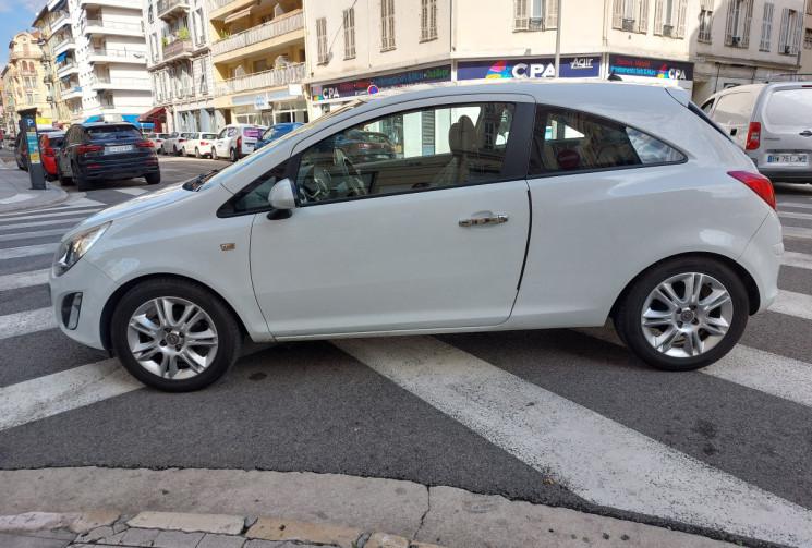 Opel Corsa 1.4 i 100 CH COSMO 52100 KMS SUIVI COMPLET