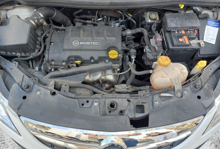 Opel Corsa 1.4 i 100 CH COSMO 52100 KMS SUIVI COMPLET