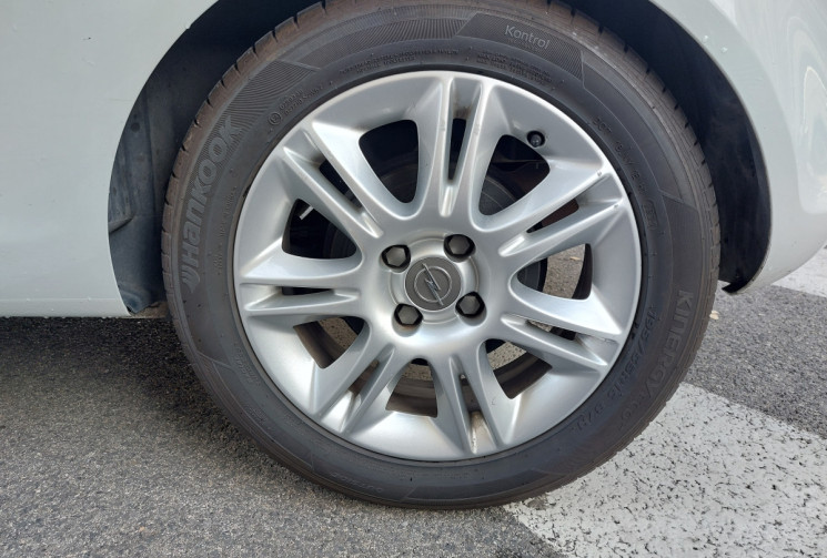 Opel Corsa 1.4 i 100 CH COSMO 52100 KMS SUIVI COMPLET