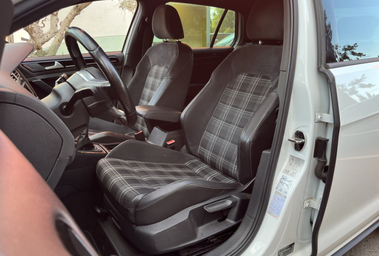 Volkswagen Golf 7 GTD 2.0 TDI 184ch 5p Sport & Sound / Suivi d'entretien à jour