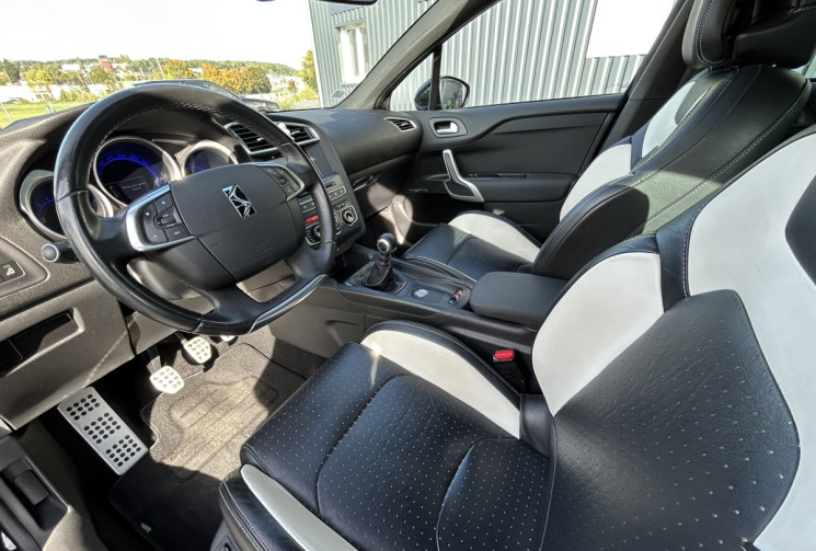DS DS 4 1.2 PURETECH 130 CH SPORT CHIC GTIE CONSTRUCTEUR 