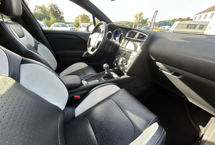 DS DS 4 1.2 PURETECH 130 CH SPORT CHIC GTIE CONSTRUCTEUR 