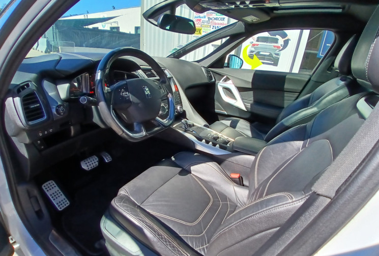 Citroën DS5 2.0 HDi FAP 200 Hybrid4 4x4 16V BMP6 163 SPORT CHIC 163