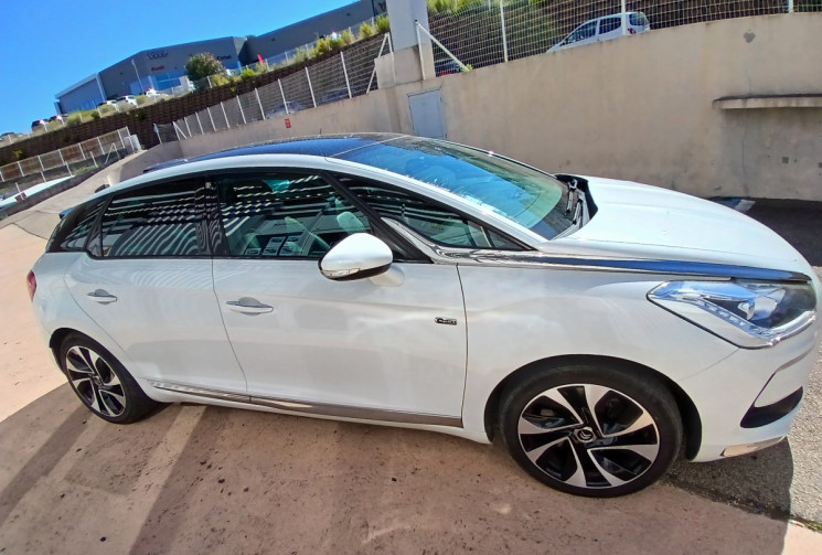 Citroën DS5 2.0 HDi FAP 200 Hybrid4 4x4 16V BMP6 163 SPORT CHIC 163