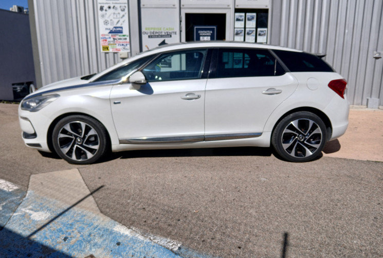 Citroën DS5 2.0 HDi FAP 200 Hybrid4 4x4 16V BMP6 163 SPORT CHIC 163