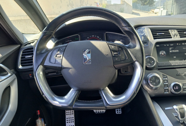 Citroën DS5 2.0 HDi FAP 200 Hybrid4 4x4 16V BMP6 163 SPORT CHIC 163