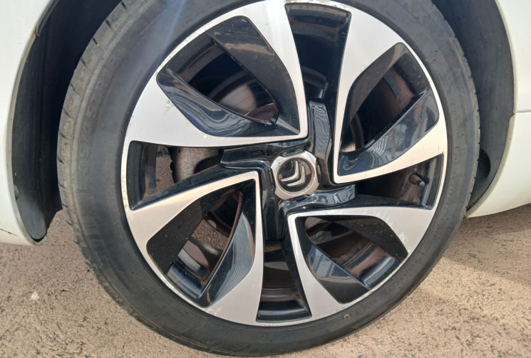 Citroën DS5 2.0 HDi FAP 200 Hybrid4 4x4 16V BMP6 163 SPORT CHIC 163