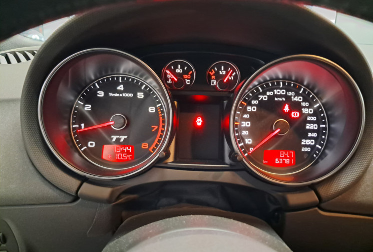Audi TT  8J - 2.0 TFSI 200 CH - SUPERBE - SUIVI ENTRETIEN - GARANTIE -