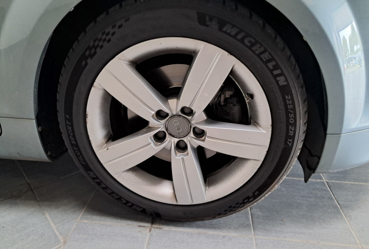 Audi TT  8J - 2.0 TFSI 200 CH - SUPERBE - SUIVI ENTRETIEN - GARANTIE -