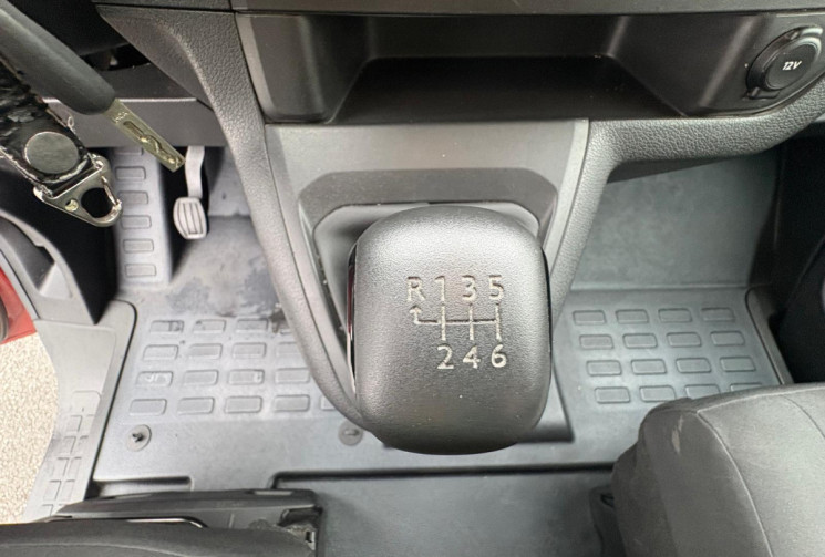 Peugeot TRAVELLER 2.0 HDI COMBI MOYEN 150 BUSINESS / 8 PLACES / CARPLAY / GARANTIE 12 MOIS