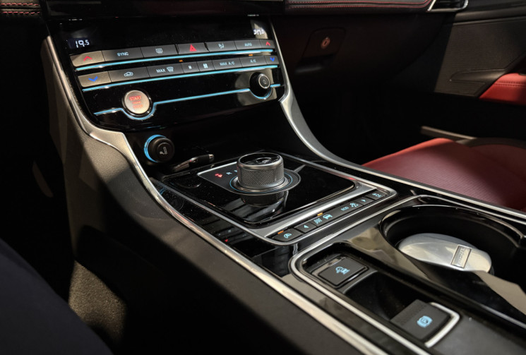 Jaguar XE 2.0D 180ch R-Sport AWD BVA8
