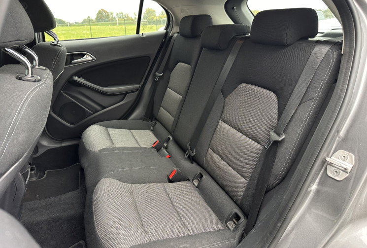 Mercedes GLA 200 2.1 CDi 16V 7G-DCT 136 cv INTUITION - CAMERA -