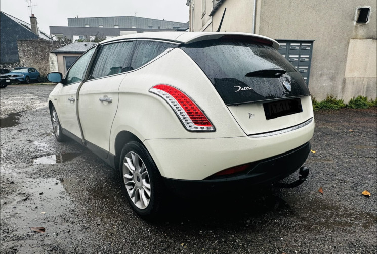 Lancia DELTA III 1.6 Multijet 120 Platino Toit ouvrant / siège alcantara / Attelage