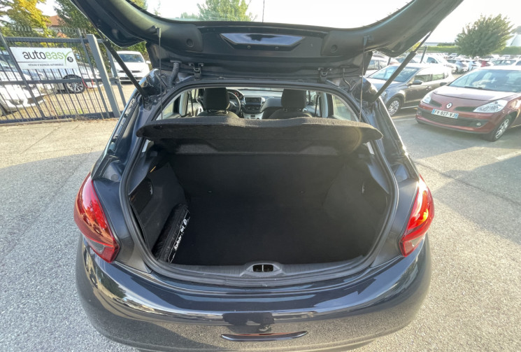 Peugeot 208 68 CH / LIKE 