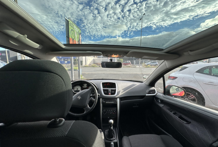 Peugeot 207 SW 1.6 HDi 16V 90 PREMIUM / DISTRI NEUVE