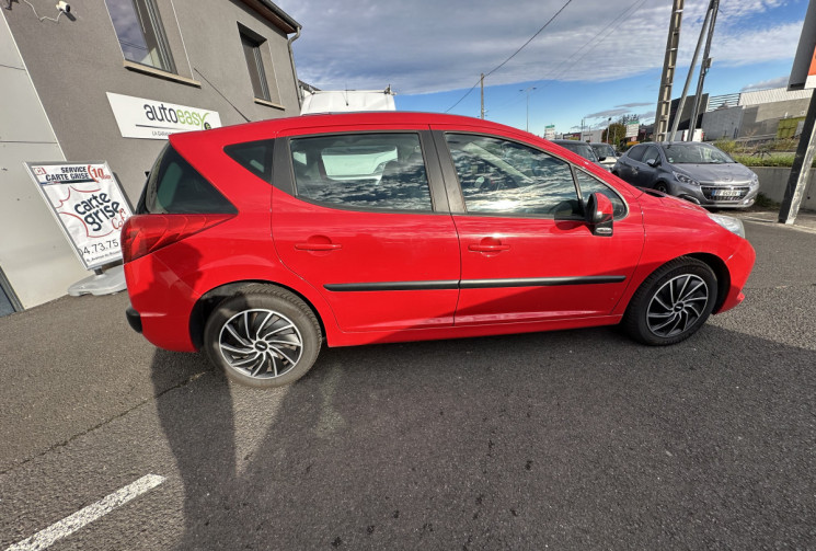 Peugeot 207 SW 1.6 HDi 16V 90 PREMIUM / DISTRI NEUVE