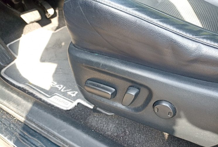 Toyota RAV4 Ph2 - HYBRIDE - 2.5L197CH - 2WD - BLAKC ED. - CUIR - CAMERA - TO - ATTELAGE
