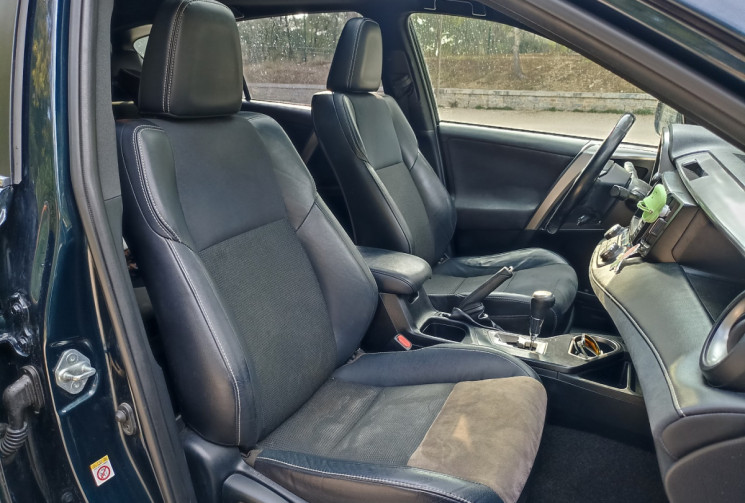 Toyota RAV4 Ph2 - HYBRIDE - 2.5L 197CH - 2WD - BLACK ED. - CUIR - CAMERA - TO - ATTELAGE